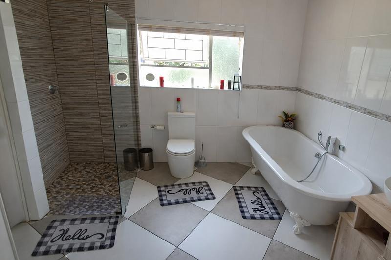6 Bedroom Property for Sale in Universitas Ridge Free State